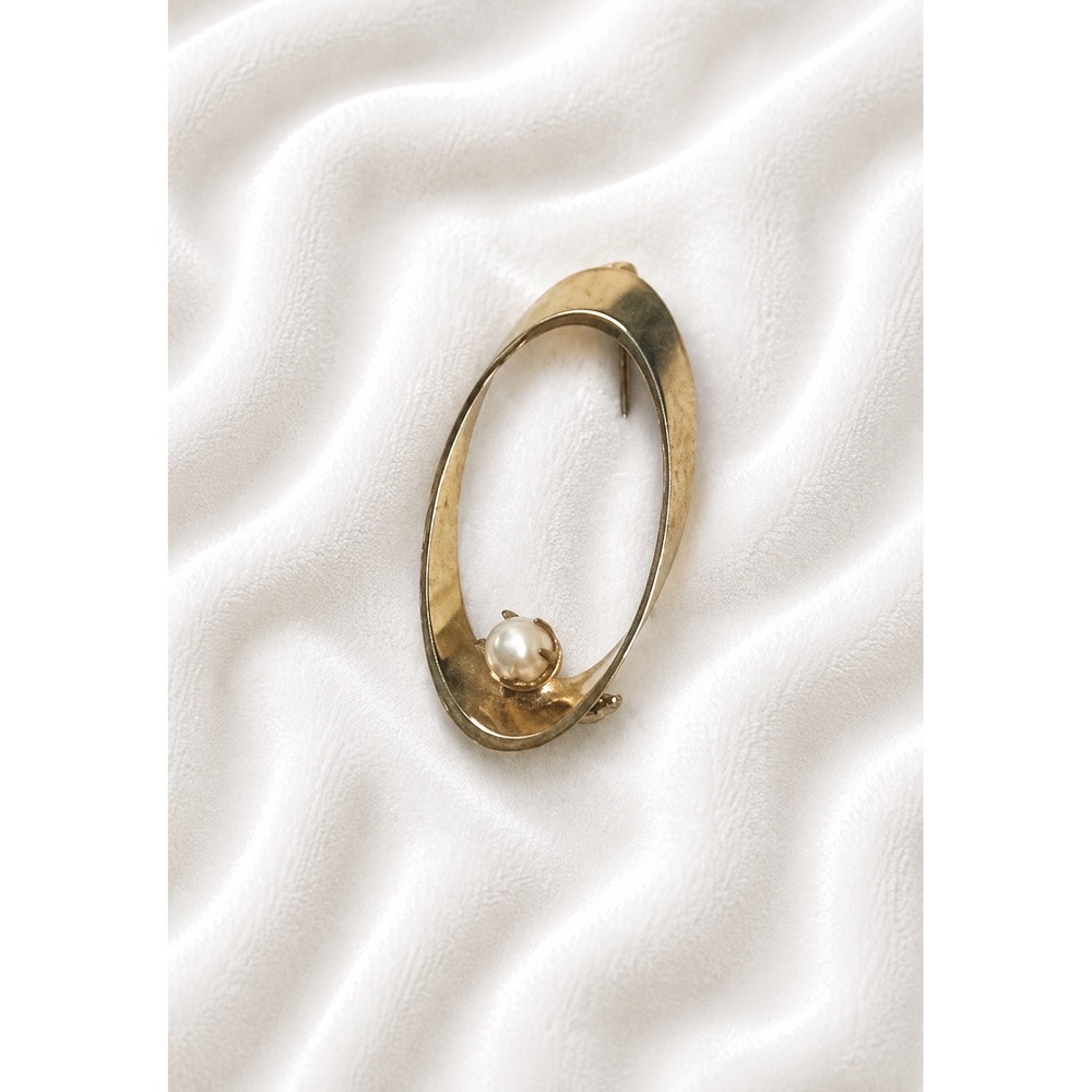 Vintage Oval Faux Pearl Brooch Gold Mid Century Pin Accessory